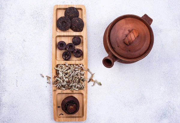 Различные отжимания китайского чая пу-эх — стоковое фото