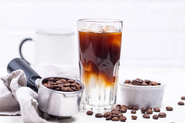 Эспрессо тоник, модный кофе напиток — стоковое фото