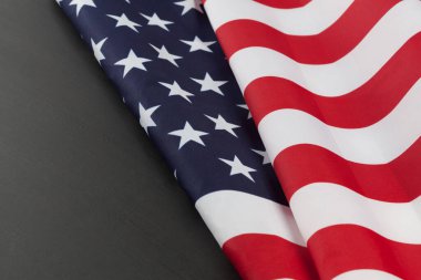 Amerikan bayrağı siyah karatahtaya katlanır. Kopyalama alanı olan yatay resim