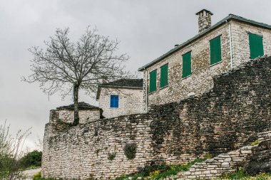 Monodendri, Zagoria, Yunanistan 'da geleneksel taş ev