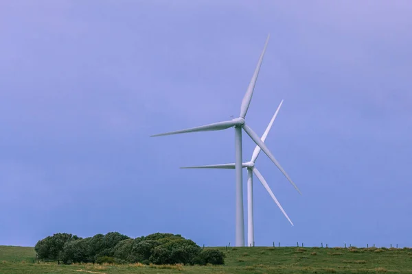Дві Вітряні Турбіни Побудовані Сільській Місцевості Австралія — стокове фото