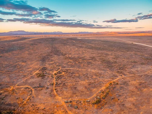 Tierra Desértica Estéril Colinas Distancia Atardecer Hermoso Sur Australia Paisaje — Foto de Stock