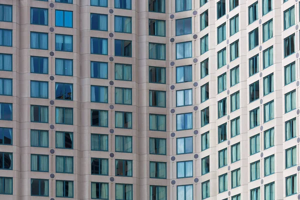 MELBOURNE - 31 Ocak 2016: Hotel High Builade - Melbourne CBD 'deki birçok pencerenin kapatılması.