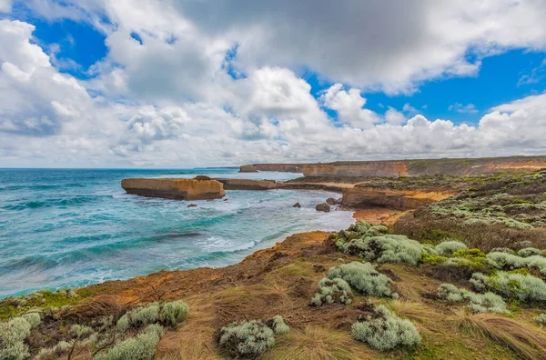 Prachtige Kustlijn Met Rotsachtige Rotsen Aan Great Ocean Road Victoria — Stockfoto