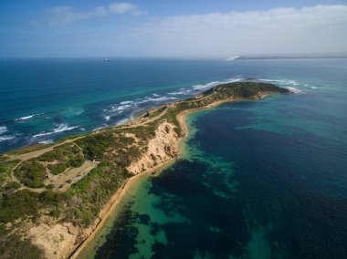 Güneşli bir günde Mornington Yarımadası 'nın havadan görünüşü. Melbourne, Victoria, Avustralya