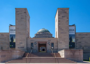 Canberra, Avustralya - 11 Mart 2018: Avustralya Savaş Anıtı girişi