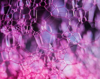 Sabun köpükleri aşırı yakın plan çekimleri zarif ve şık bir görünüm yaratıyor.