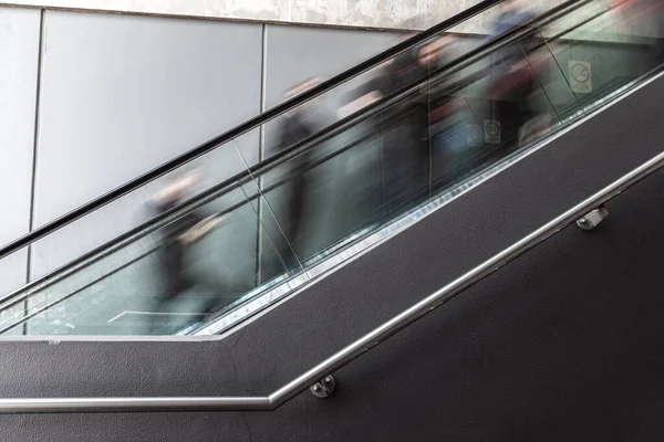 Movimento Desfocado Pessoas Escada Rolante Melbourne Cbd — Fotografia de Stock