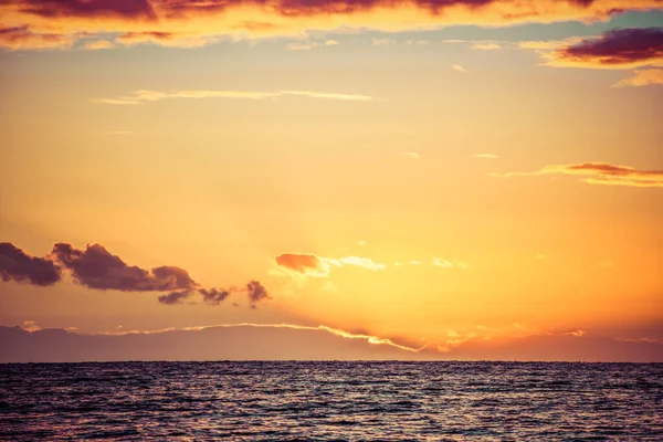 Хмари Небо Світяться Помаранчевим Кольором Заході Сонця Над Морем Нічого — стокове фото