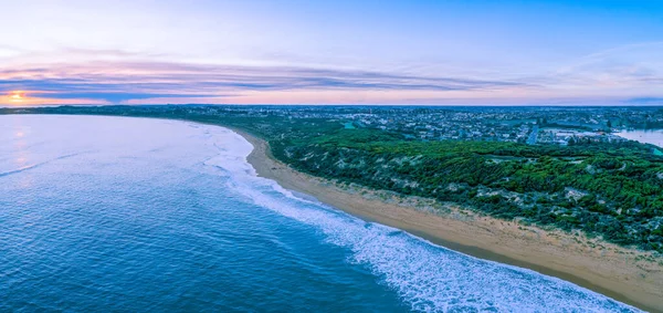 Panorama Aéreo Pôr Sol Sobre Costa Oceano Warrnambool Victoria Austrália — Fotografia de Stock