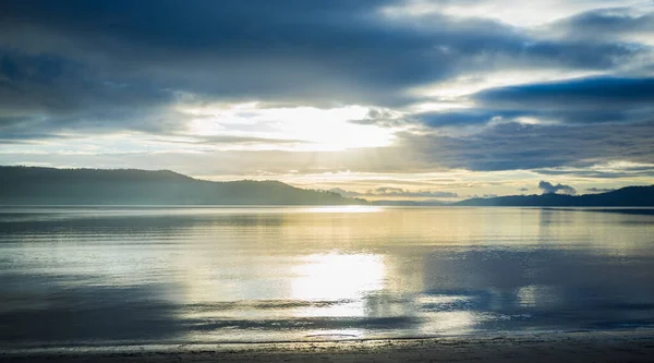 Pôr Sol Brilhante Sobre Colinas Oceanos Tasmânia Austrália — Fotografia de Stock
