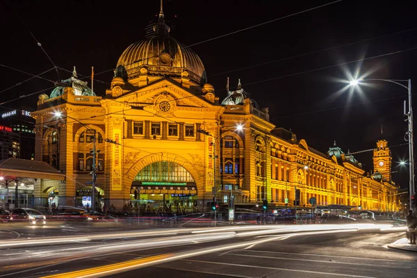 Melbourne Cbd Abr 2016 Flinders Estación Calle Por Noche Con — Foto de Stock