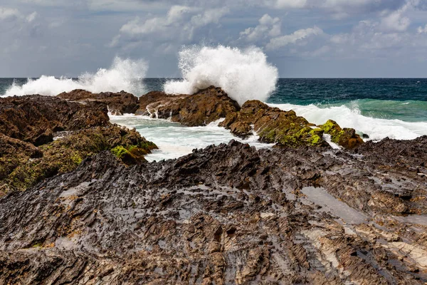 Gelombang Laut Menghancurkan Snapper Rock Coolangatta Nsw Australia — Stok Foto