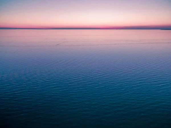 Orizzonte Vuoto Sull Acqua Tramonto Nient Altro Che Acqua Cielo — Foto Stock