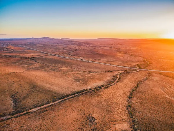 Matahari Terbenam Suar Matahari Atas Lanskap Asing Flinders Ranges Australia — Stok Foto