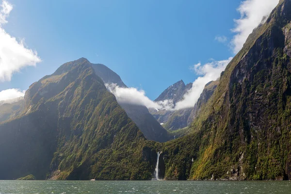 Majestic Stirling Falls Milford Sound Fiordland South Island Νέα Ζηλανδία — Φωτογραφία Αρχείου