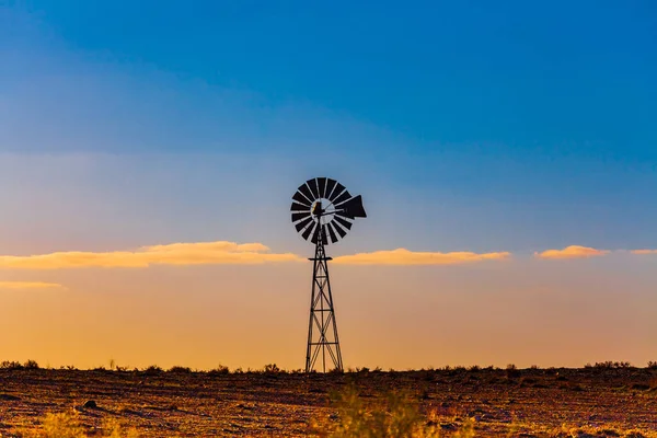 Kincir Angin Australia Selatan Saat Matahari Terbenam — Stok Foto