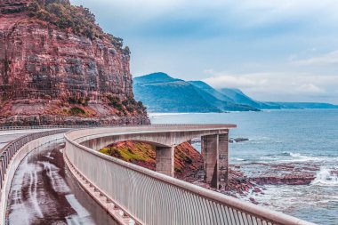 Sea Cliff Köprüsü, Grand Pacific Drive, Sydney, Avustralya.