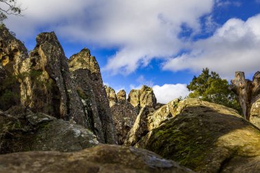 Hanging Rock - Macedon Ranges, Melbourne, Avustralya 'da kutsal volkanik kaya oluşumu