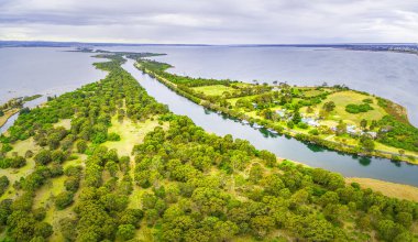 Mitchell Nehri Silt Jetties, Gippsland, Avustralya 'nın hava panoramik görüntüsü