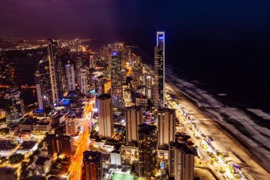Gold Coast, Avustralya - 6 Ocak 2019: Sörfçüler Cenneti gece gökyüzü