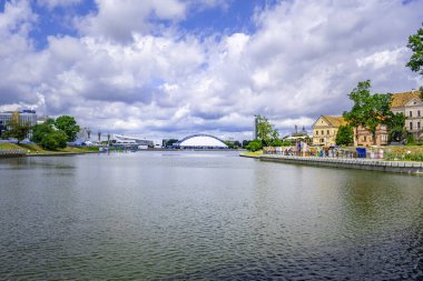 Minsk, Belarus 'taki Svislach nehri ve buz pateni pisti
