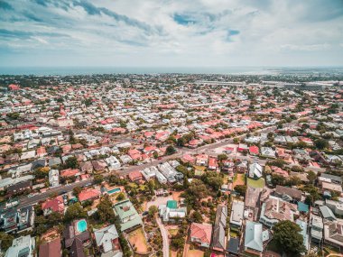 Melbourne, Avustralya 'daki Williamstown kıyı banliyösünün havadan görünüşü