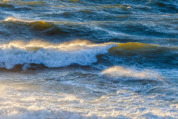 Grandes Ondas Oceânicas Brilhar Pôr Sol — Fotografia de Stock