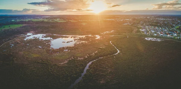 Panorama Lotu Ptaka Namorzynowego Pięknej Okolicy Wiejskiej Zachodzie Słońca Melbourne — Zdjęcie stockowe