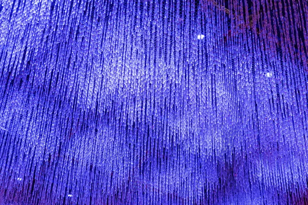Kaca Karangan Bunga Tergantung Dari Langit Langit Dalam Terang Ultraviolet — Stok Foto