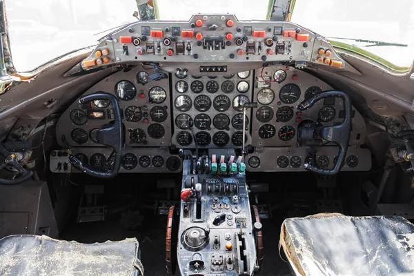 Old Aircraft Cockpit Steering Wheels Control Levers Lot Gauges — Stock Photo, Image