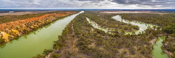 Szeroka Panorama Powietrzna Erozji Piaskowcowych Klifów Nad Meandrującą Rzeką Murray — Zdjęcie stockowe