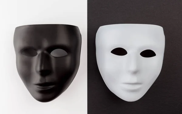 Maschera Nera Maschera Bianca Bianca Nero Concetto Cambiamento Identità — Foto Stock