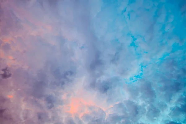 Olhando Diretamente Para Nuvens Pôr Sol Colorido — Fotografia de Stock