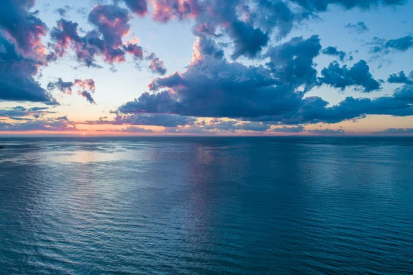 Flygfoto Över Solnedgången Över Havet — Stockfoto