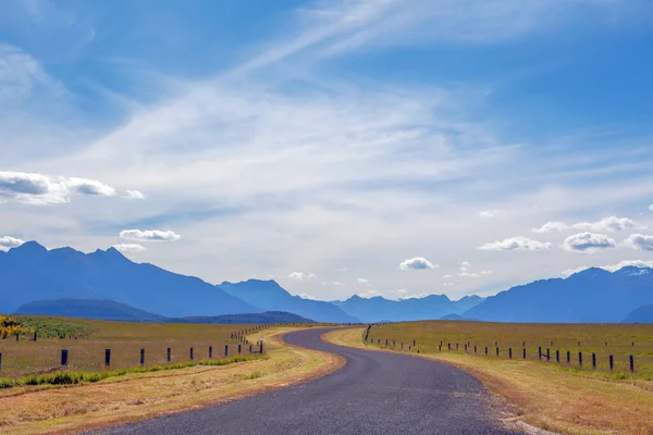 Pastoral Sinuoso País Carretera Montañas Fiordland Isla Del Sur Nueva — Foto de Stock