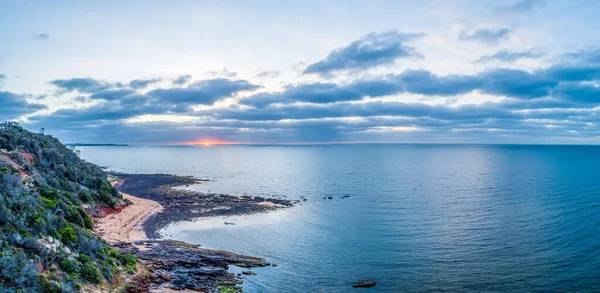 Solnedgång Över Havet Nära Kusten Antenn Panorama — Stockfoto