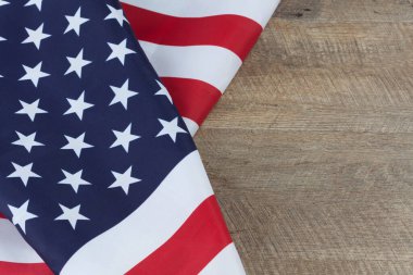 Amerikan bayrağı ceviz ağacından masada katlanır. Kopyalama alanı olan yatay resim
