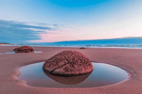 Moeraki Boulder Closeup Nascer Sol Koekohe Beach Otago South Island — Fotografia de Stock