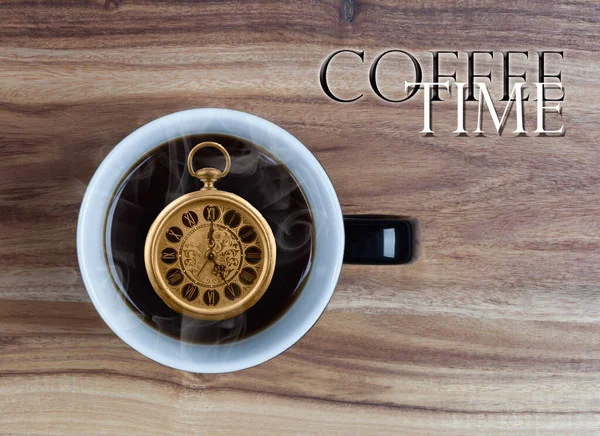 Coffee Time Concept Zabytkowy Zegarek Wewnątrz Kubek Pokazujący Oclock Drewnianym — Zdjęcie stockowe