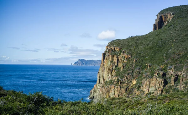Tebing Kasar Cape Hauy Pada Hari Cerah Cerah Cerah Tasman — Stok Foto
