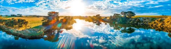 Pôr Sol Com Clarão Sol Sobre Belo Rio Austrália Panorama — Fotografia de Stock