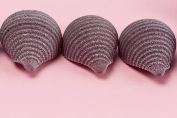 Extremo Close Conchas Macarrão Fundo Rosa — Fotografia de Stock