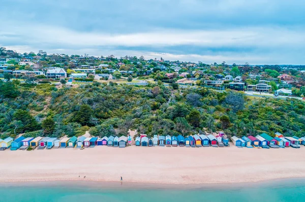 มมองทางอากาศของกระท อมชายหาดท นบนชายหาด Mills Mornington Victoria Australia — ภาพถ่ายสต็อก