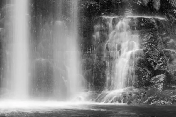 Terkenal Russell Falls Closeup Dalam Hitam Dan Putih Taman Nasional — Stok Foto