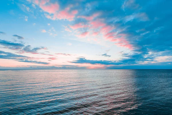 Turuncu Günbatımı Renklerinde Pürüzsüz Yüzeyi — Stok fotoğraf