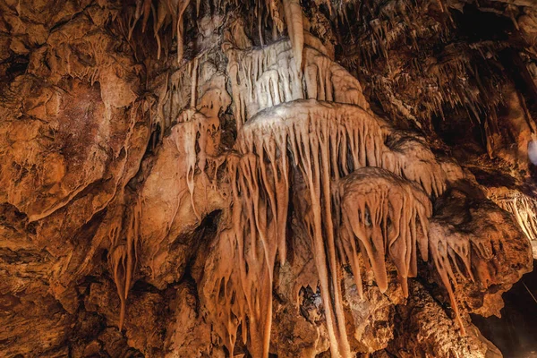 Komplizierte Geologische Formationen Einer Höhle — Stockfoto