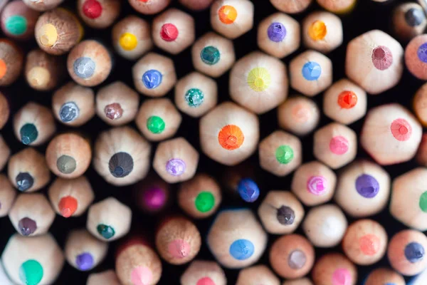 Muchos Lápices Colores Afilados Frente Cámara — Foto de Stock