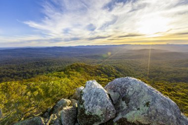 Günbatımında Croajingolong Ulusal Parkı Ceneviz Tepesi, Victoria, Avustralya