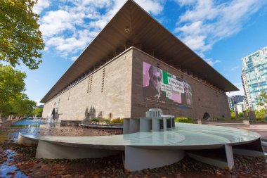 MELBOURNE - 31 Ocak 2016: Victoria Ulusal Galerisi - Avustralya 'nın en eski ve en çok ziyaret edilen sanat galerisi